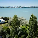 Sea Gem 3 - Stunning Sea Views And 200m To